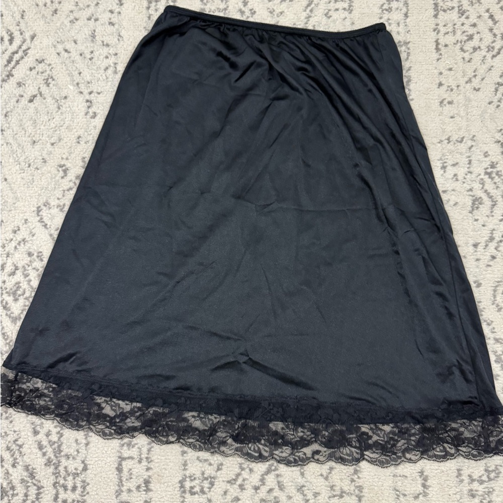 Women’s vintage nylon black half slip with lace trim